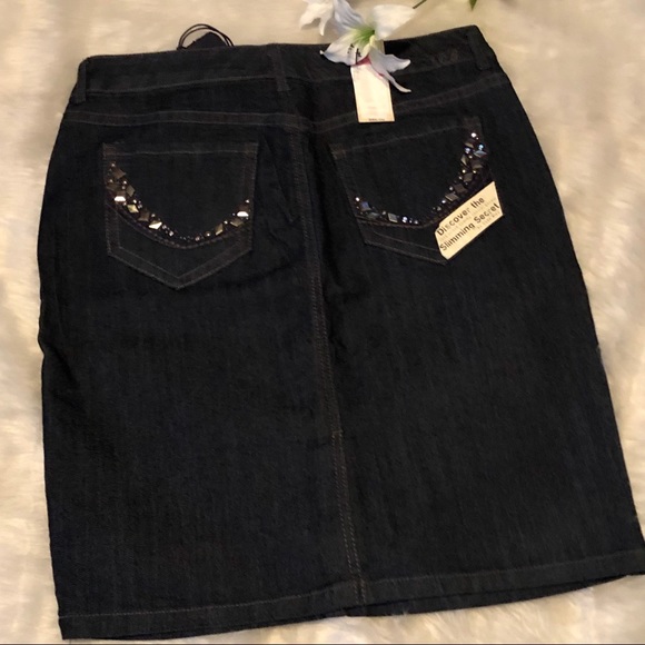 Classic Denim Skirt - Picture 6 of 8